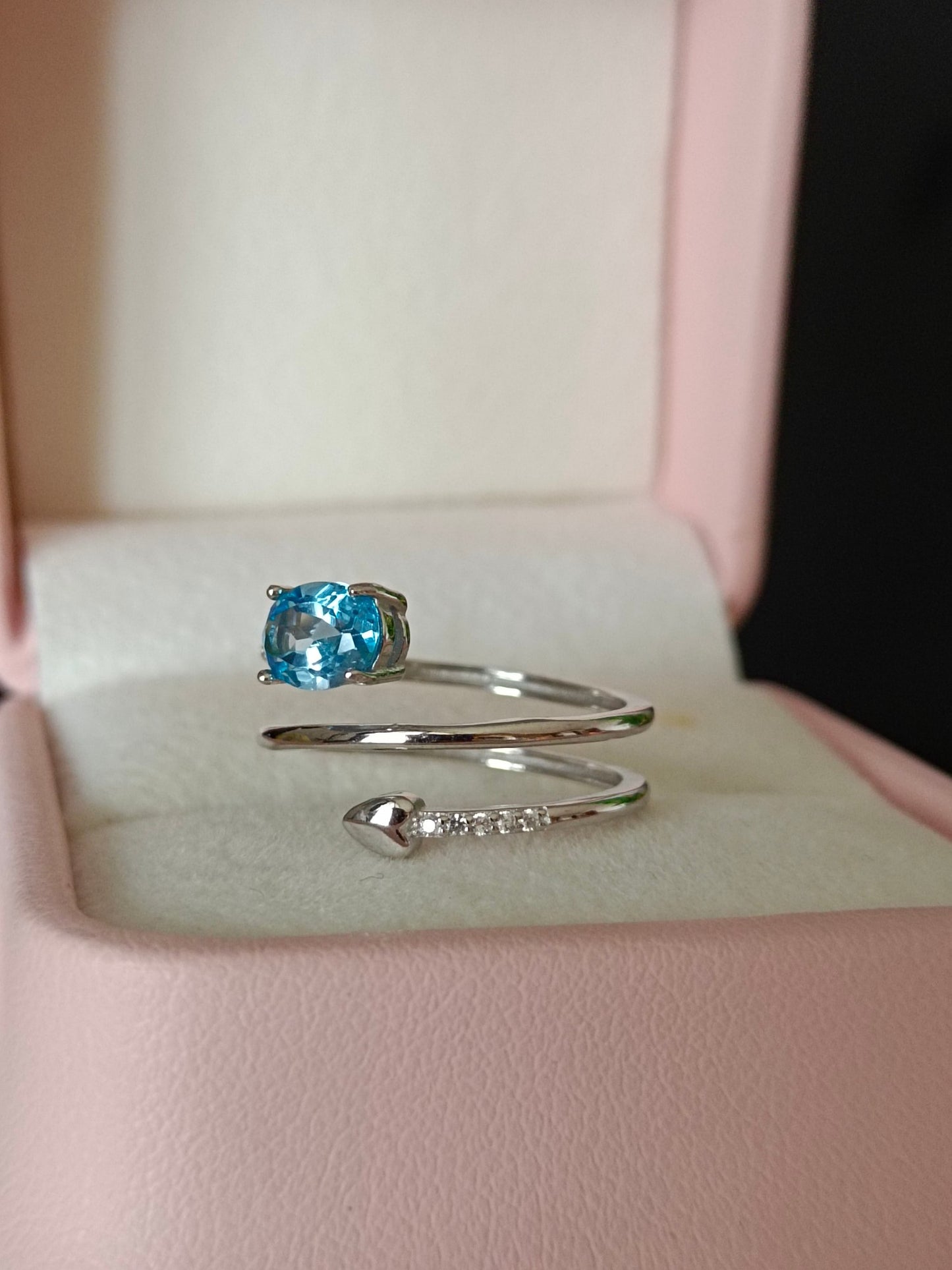 Dazzling Natural Topaz Ring - Unique Jewelry for Elevated Style