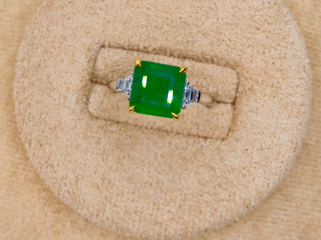 Elegant Three-Stone Natural Emerald Ring - Fine Jewelry