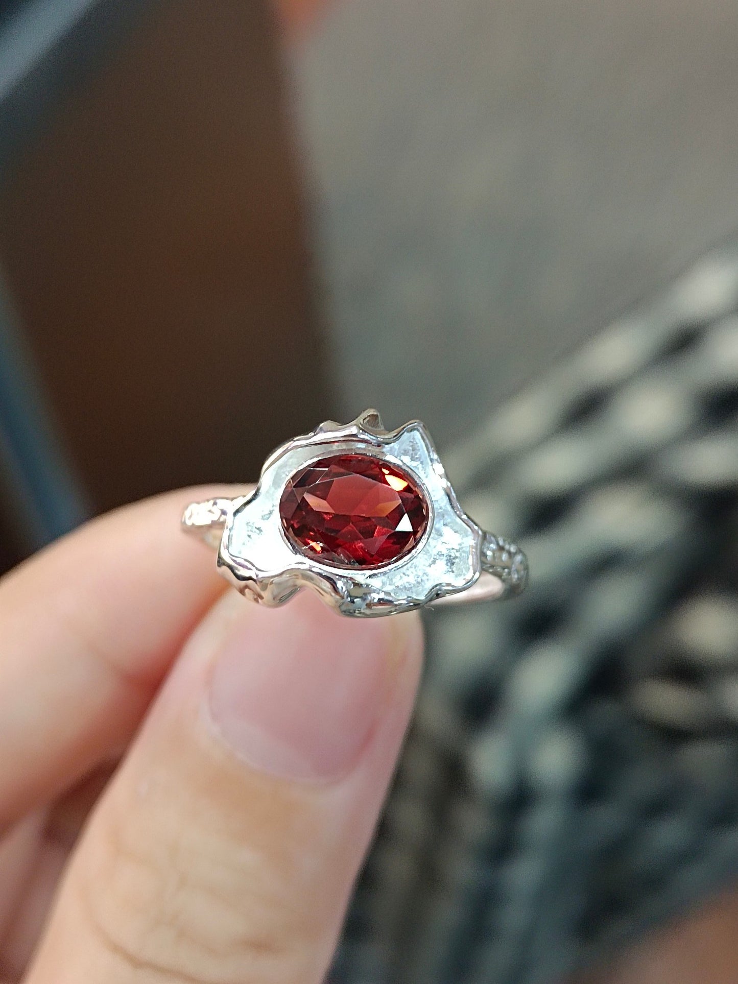 Exquisite Natural Garnet Ring - A Jewelry Must-Have