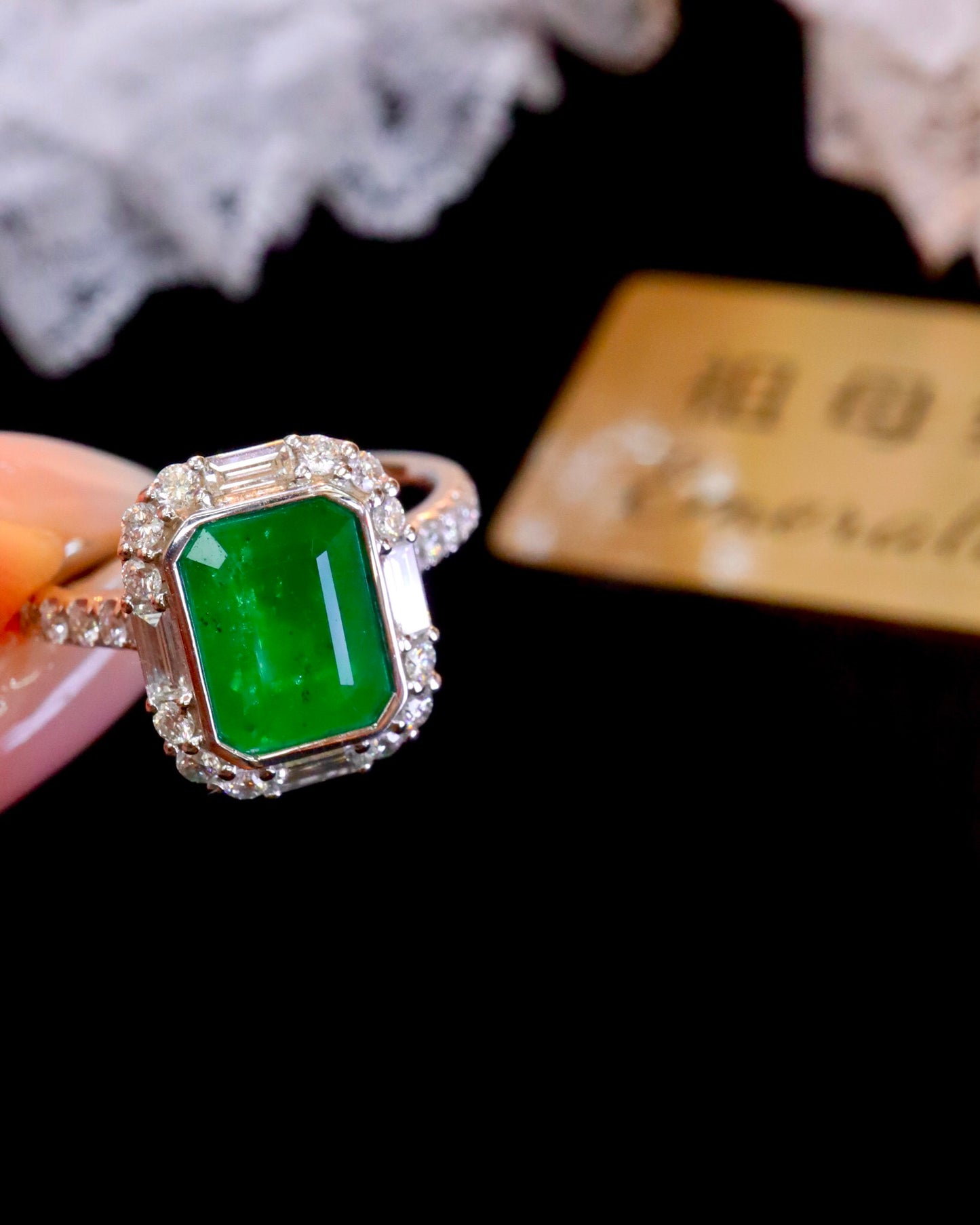 Elegant and Versatile Natural Emerald Ring - A Jewelry Must-Have