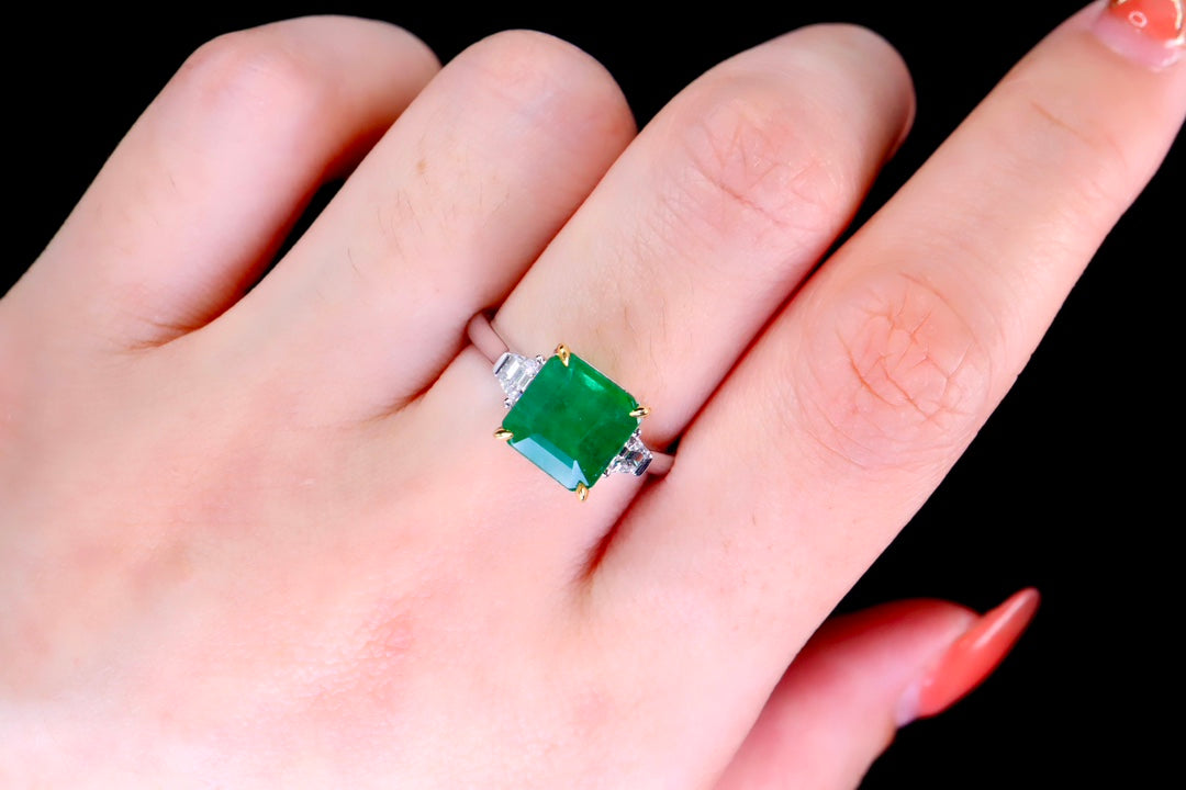 Elegant Three-Stone Natural Emerald Ring - Fine Jewelry