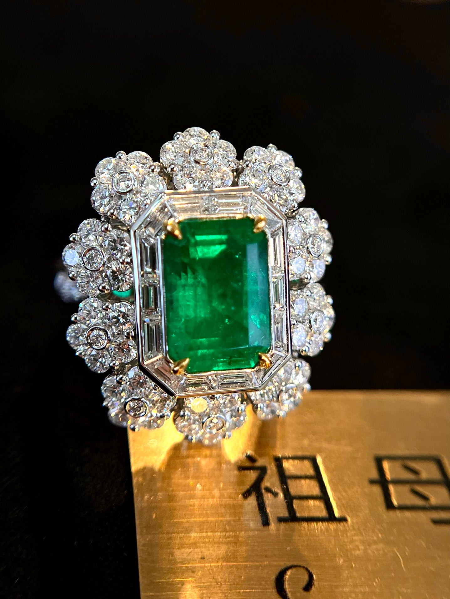 Exquisite 18K Gold Panjshir Emerald Ring-Pendant with Diamond Accents - Jewelry