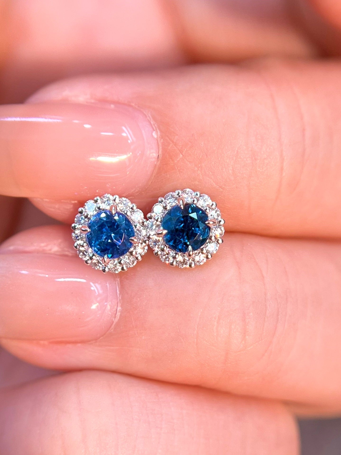 Elegant and Versatile 18k Gold Sapphire and Diamond Earrings - Jewelry