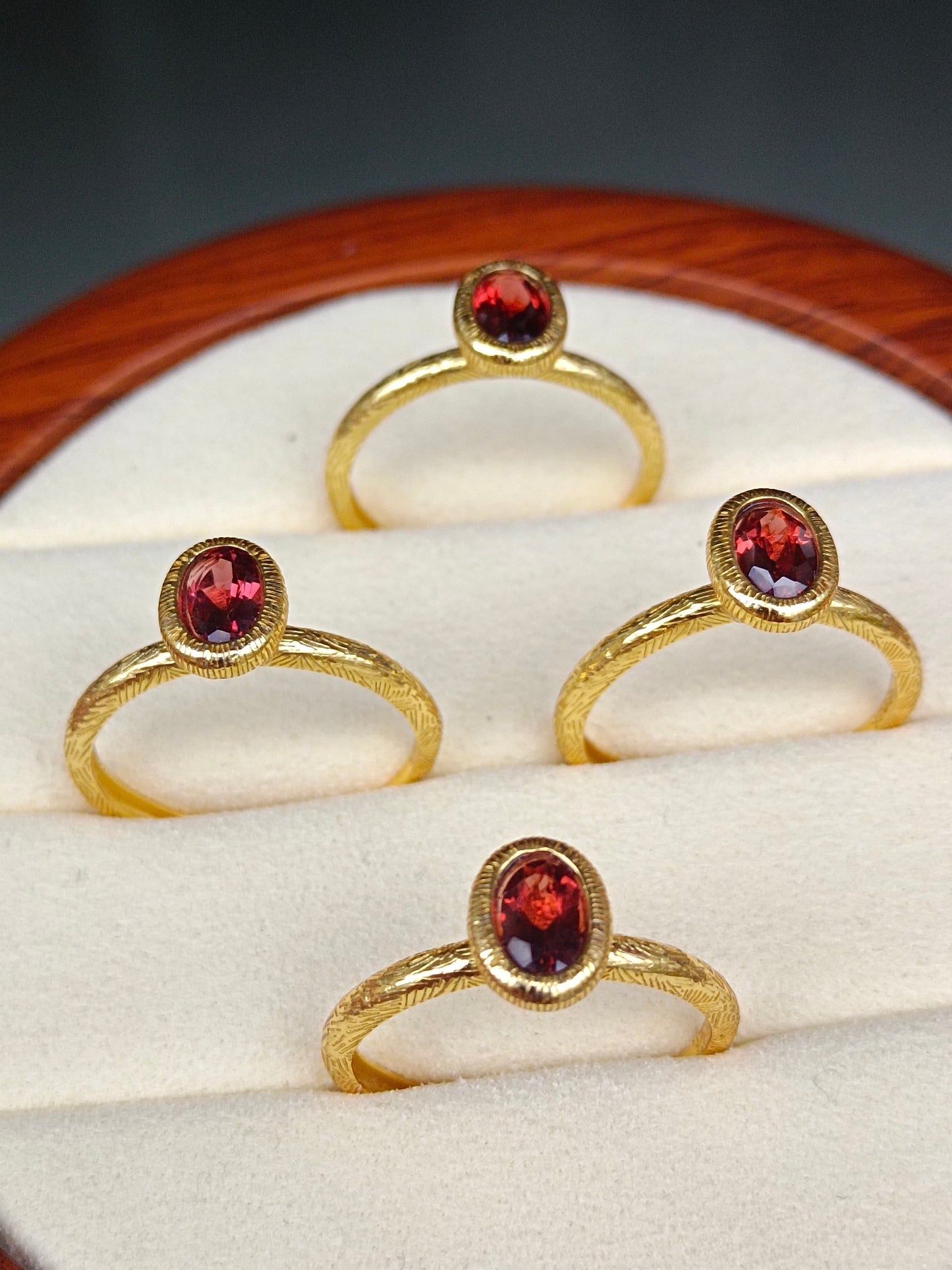 Natural Garnet Ring - Exquisite Italian Craftsmanship Jewelry