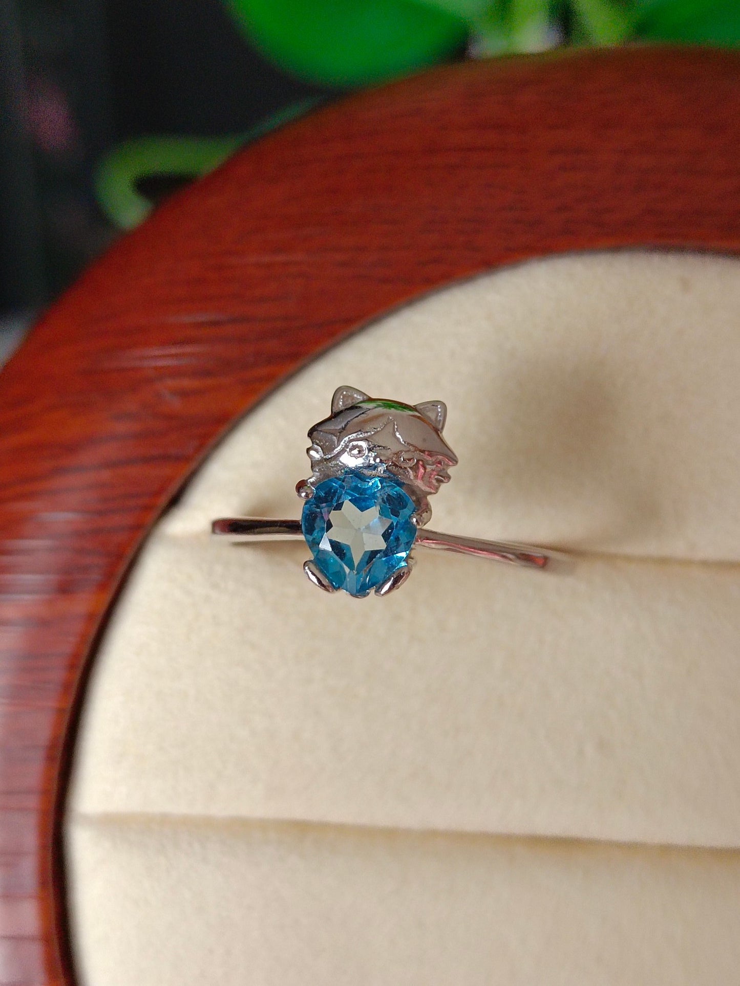 Natural Topaz Bear Heart Ring - Unique Jewelry for Romantics