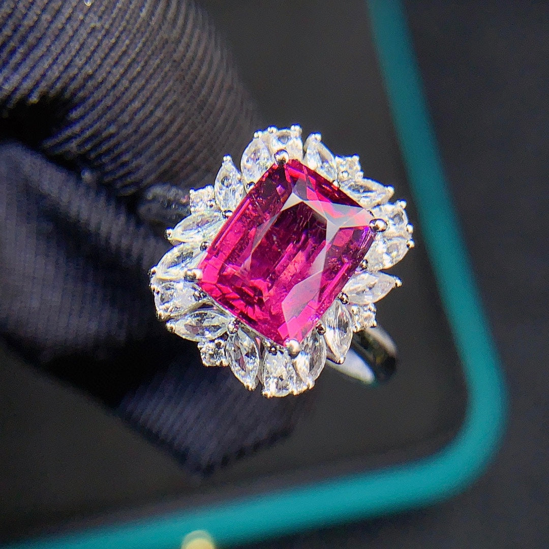 Exquisite Natural Tourmaline Ring - A Must-Have Jewelry Piece