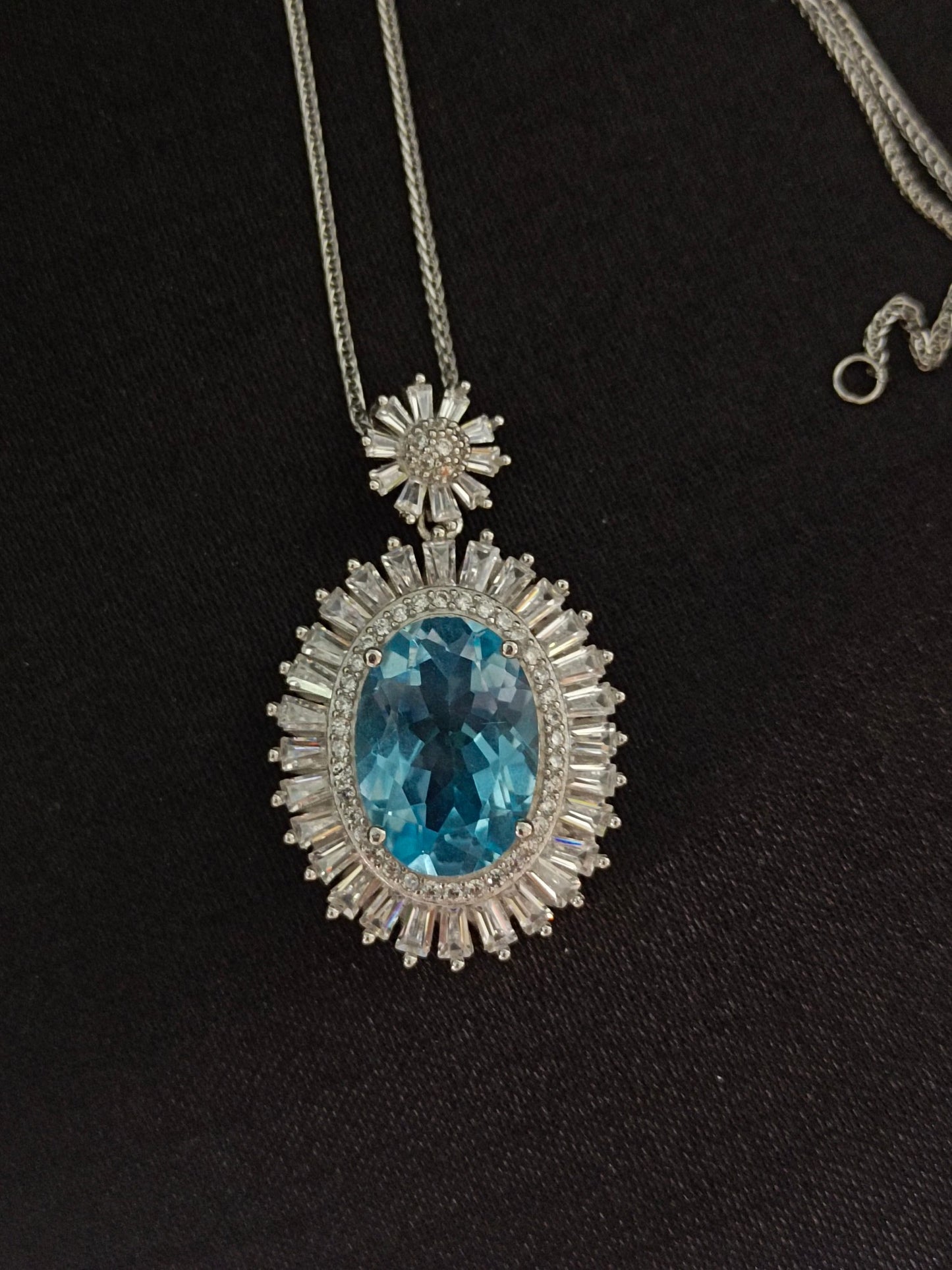 Exquisite Natural Swiss Blue Topaz Pendant - Elegant Jewelry