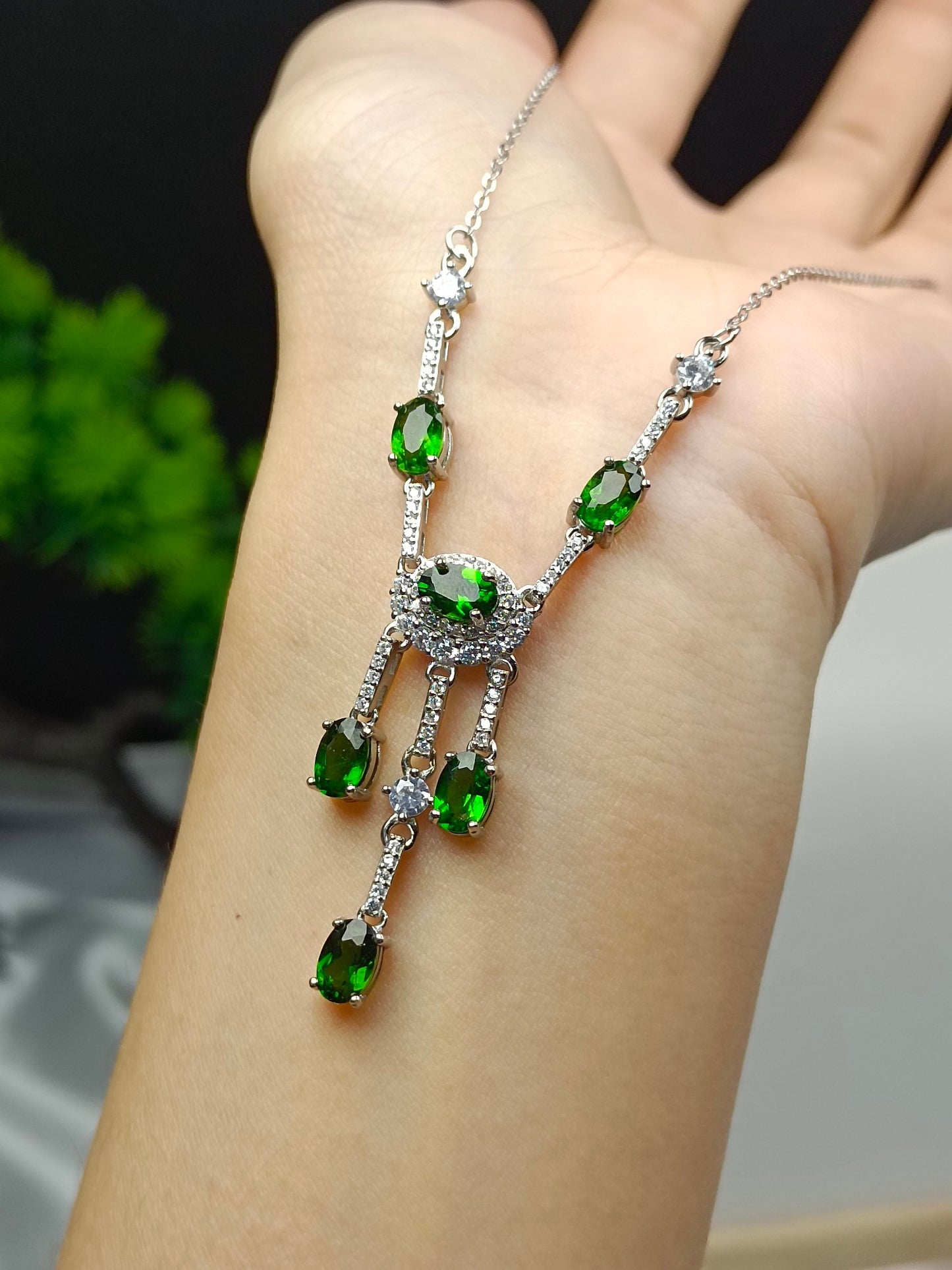 Luxury S925 Silver Embedded Diopside Jewelry Necklace