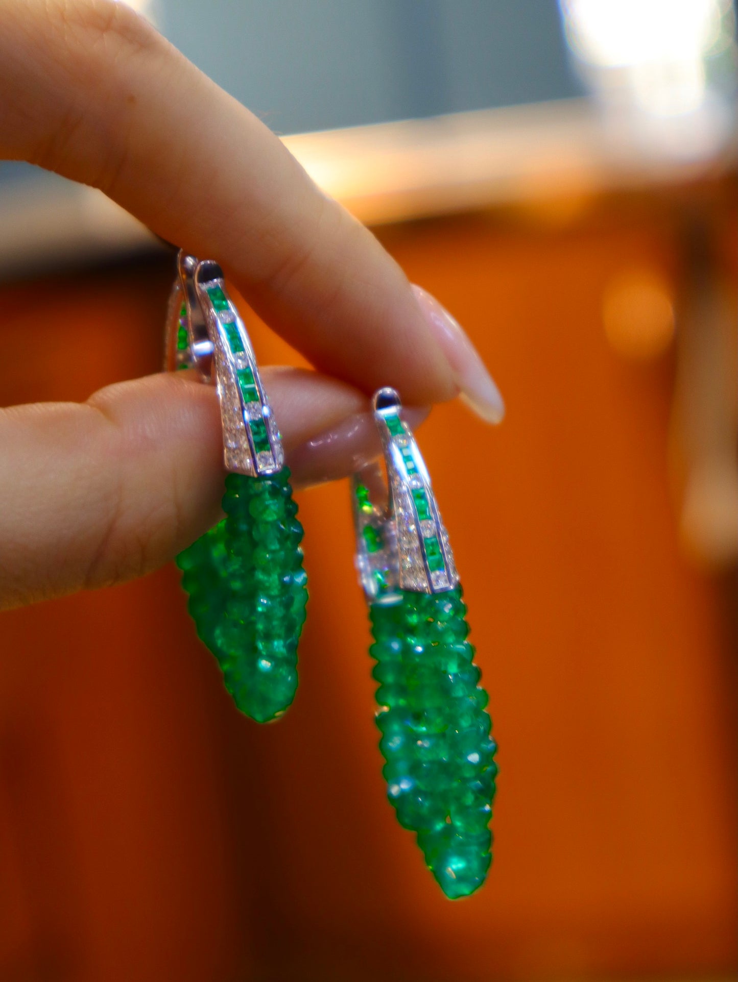 Exquisite Emerald Earrings: A Touch of Nature's Luxury Jewelry