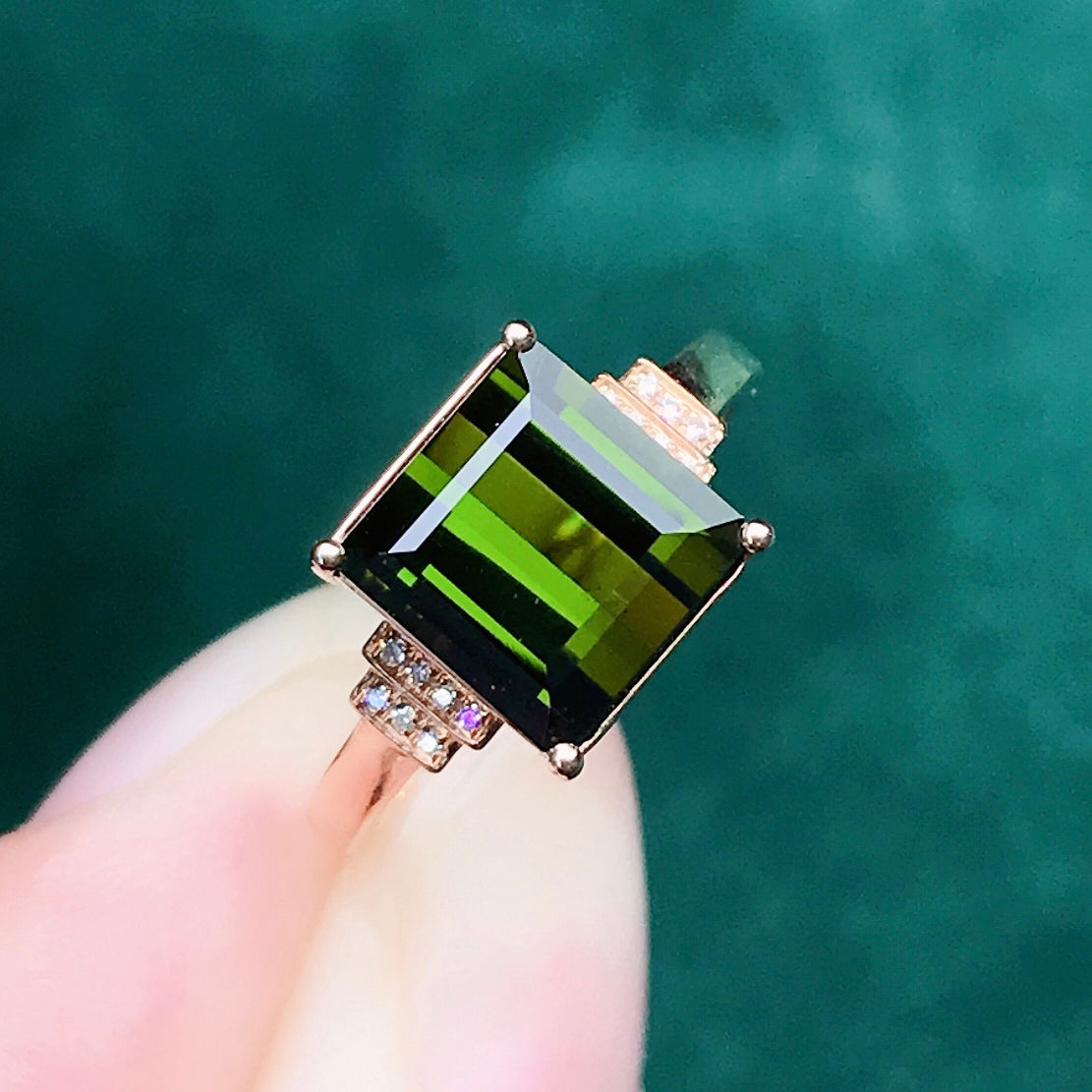 Exquisite Green Tourmaline Ring - A Must-Have Jewelry Piece