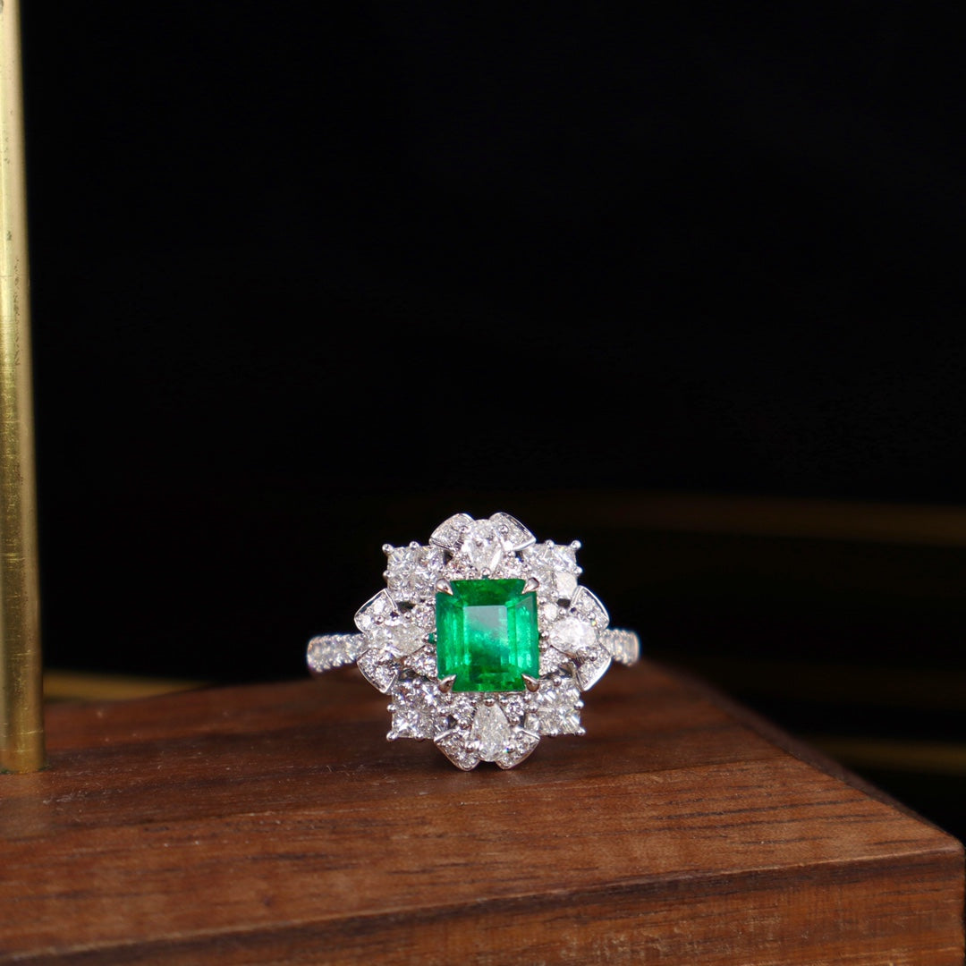 Panjshir Emerald Ring - A Luxurious Jewelry Piece