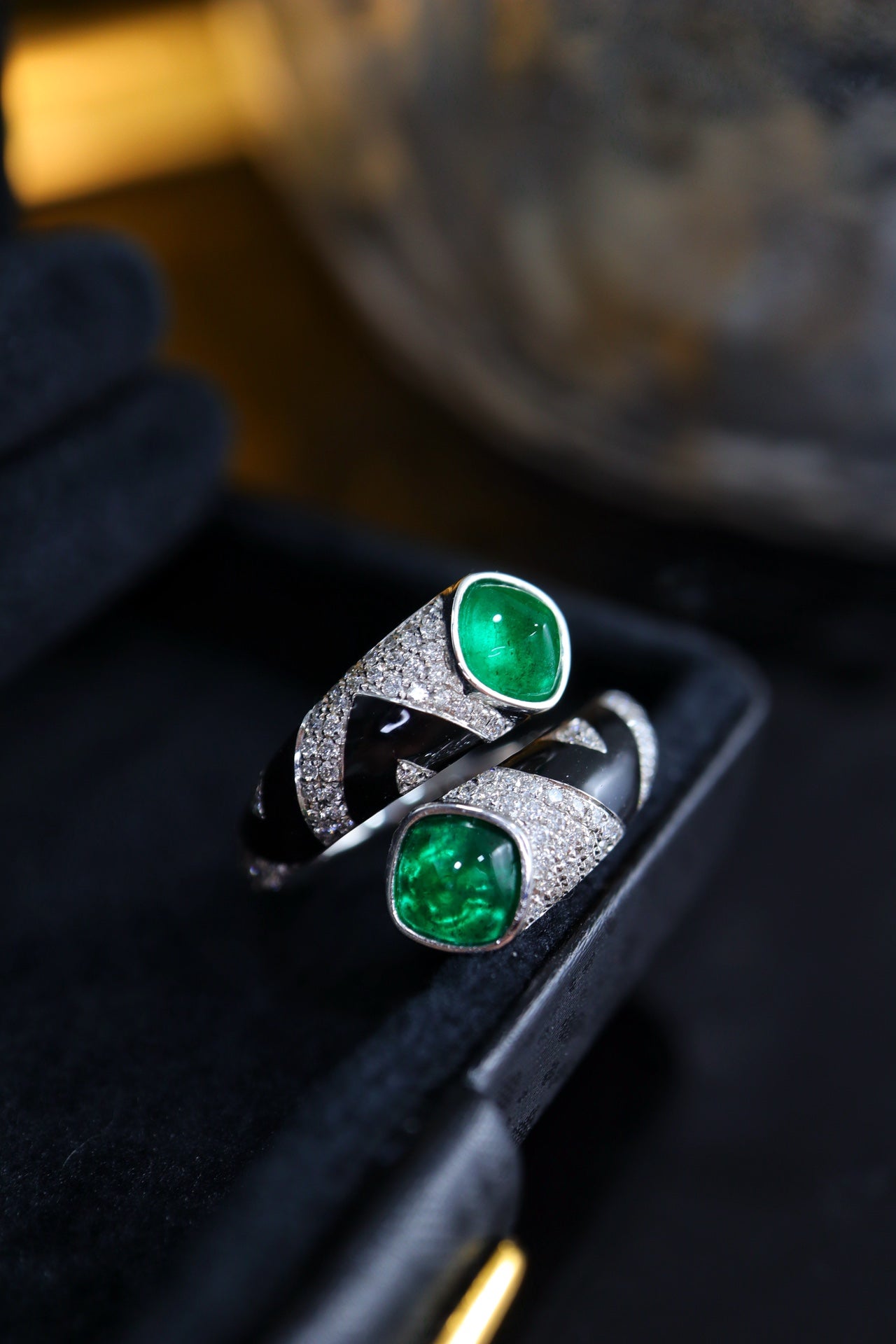 Artdeco Vintage Chic Light Luxury Emerald Sugar Tower Ring - Jewelry Gem