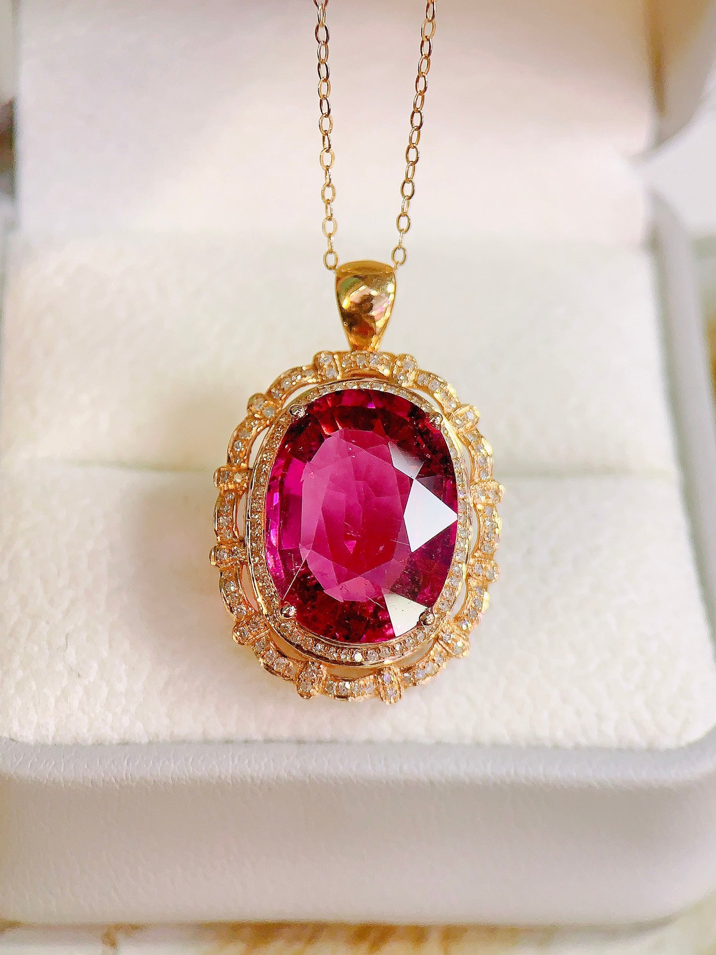 Luxury Custom Jewelry: 18K Gold Embedded Natural Tourmaline Pendant