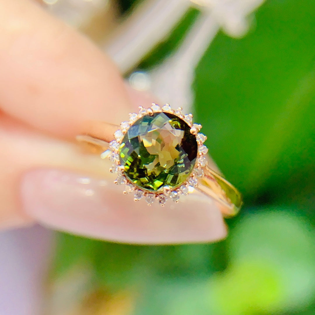 Summer Refreshment Enchantress: 18K Gold Green Tourmaline Ring - Jewelry