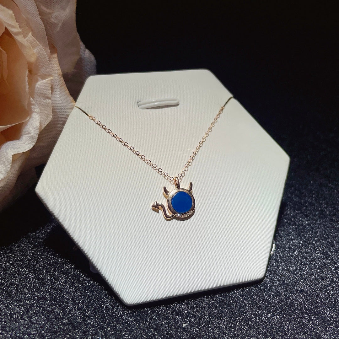 Exquisiter Anhänger aus 18-karätigem Gold mit eingebettetem dominikanischen blauen Bernstein – Schmuck für den eleganten Menschen