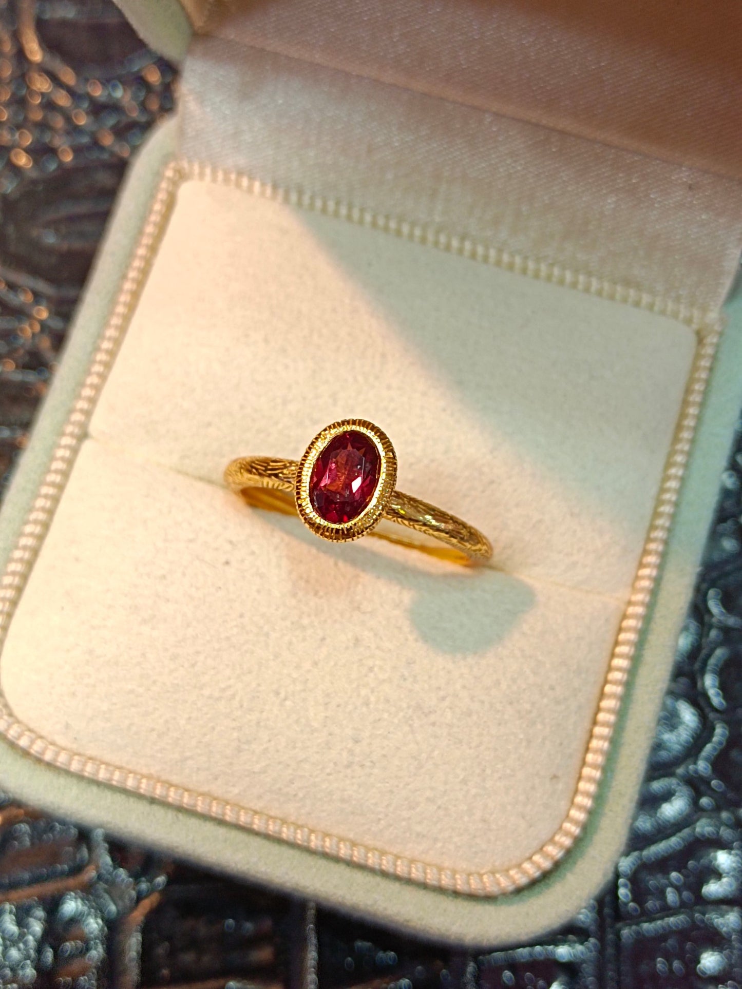 Elegant S925 Silver Embedded Garnet Ring - Minimalist Designer Jewelry