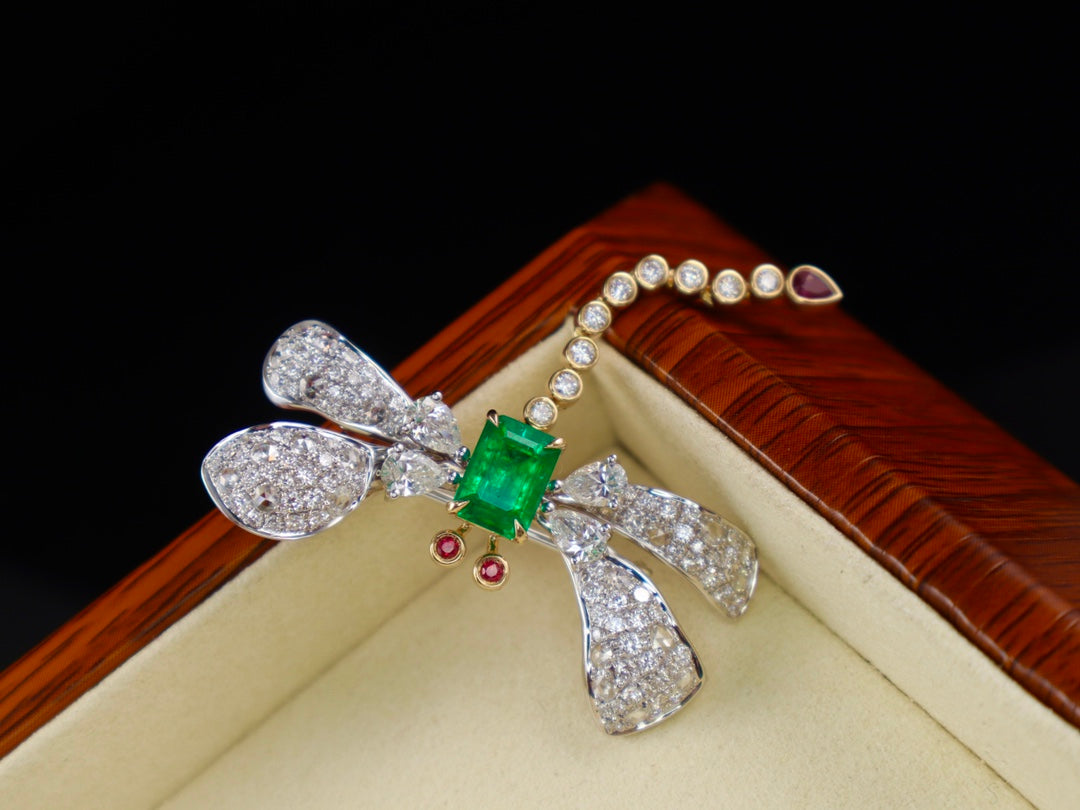 Emerald and Diamond Dragonfly Brooch Jewelry - Exquisite Elegance