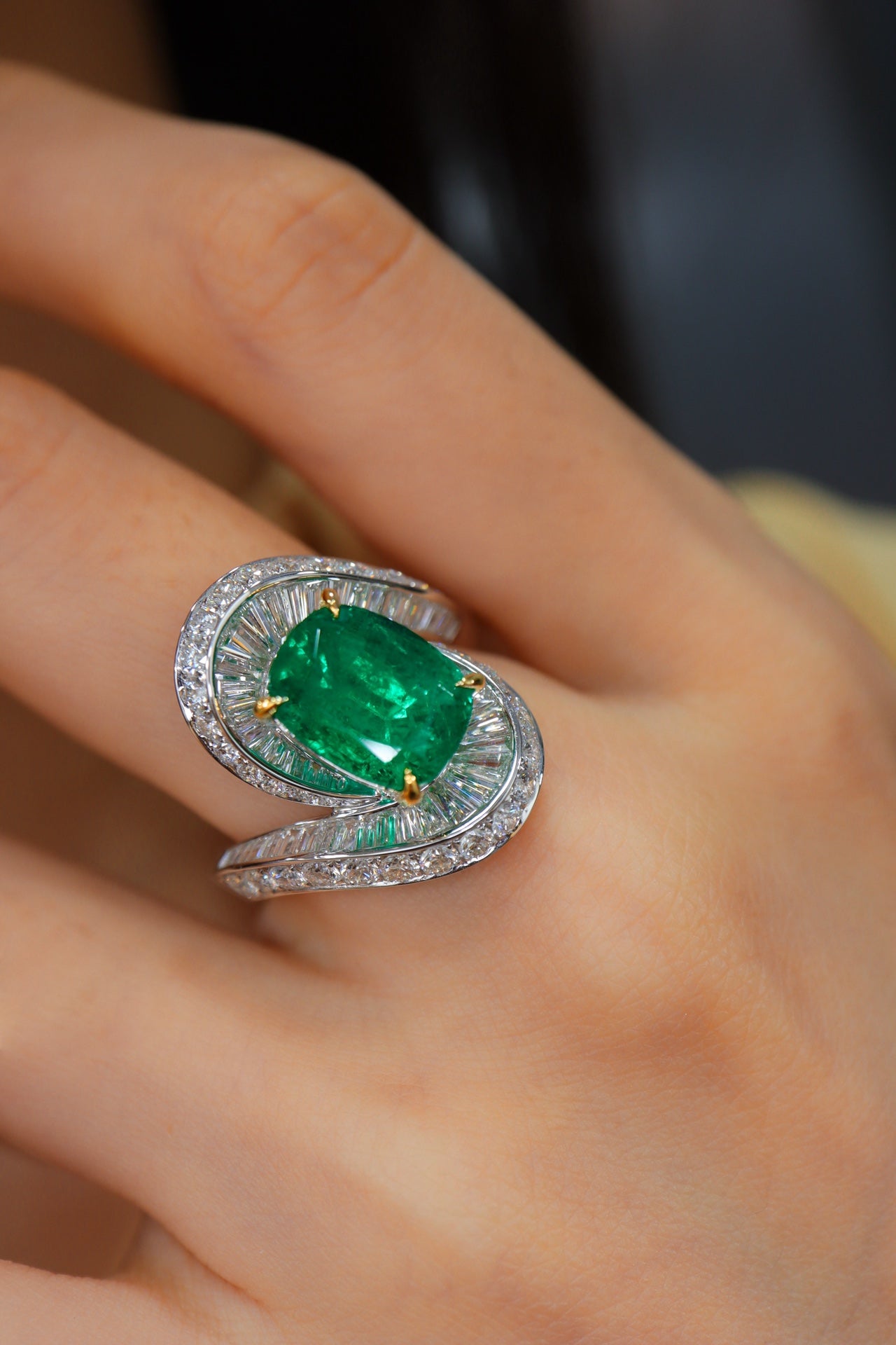 Emerald Ring Jewelry: A Luxurious Statement Piece