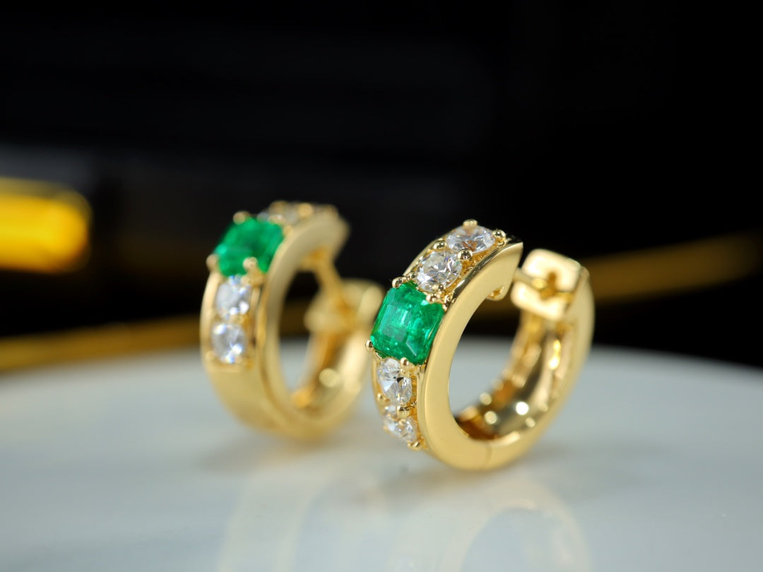 Elegant and High-Quality Emerald Ear Clips Jewelry