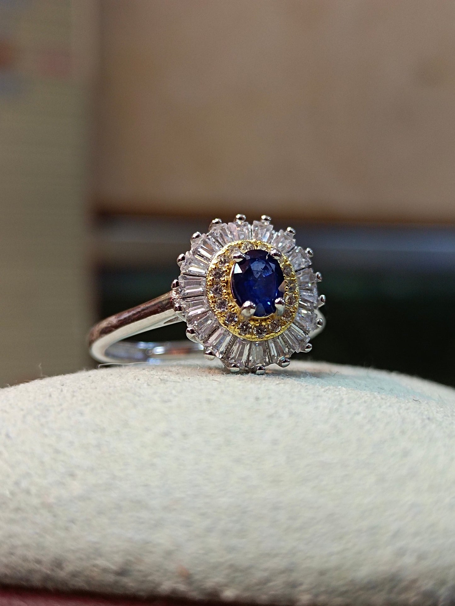 Anello con zaffiro incorporato in argento S925 - Gioiello elegante