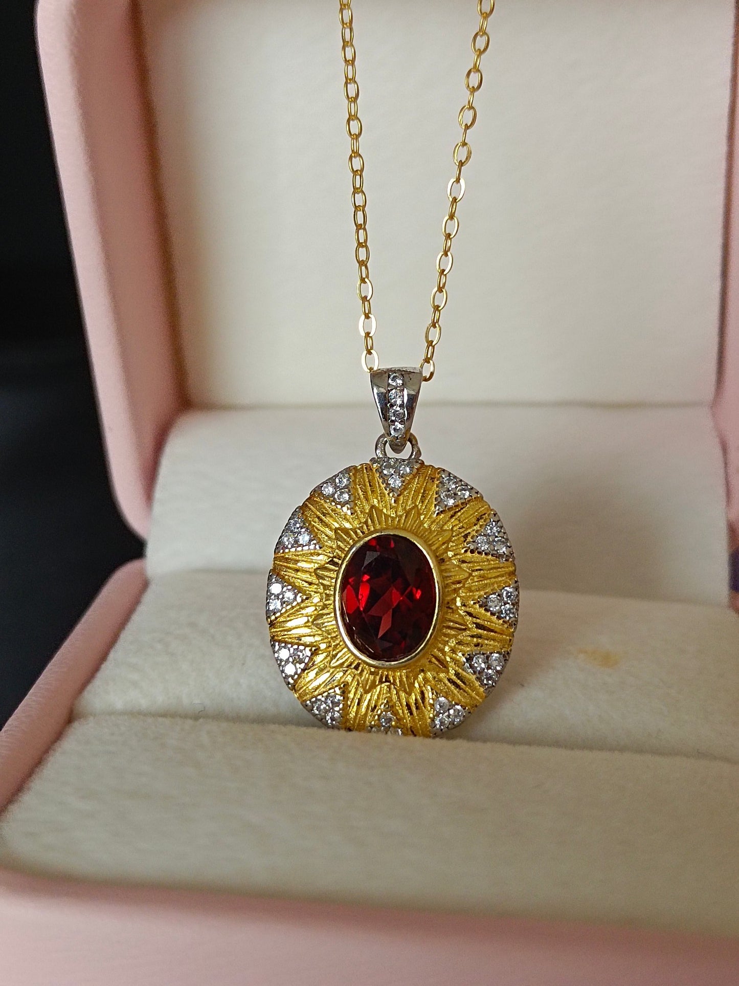 Elegant S925 Silver Embedded Garnet Sunflower Pendant Jewelry