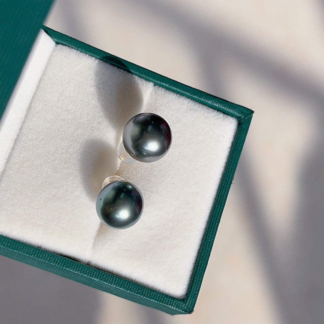 Exquisite Tahitian Black Pearl Earrings - A Must-Have Jewelry