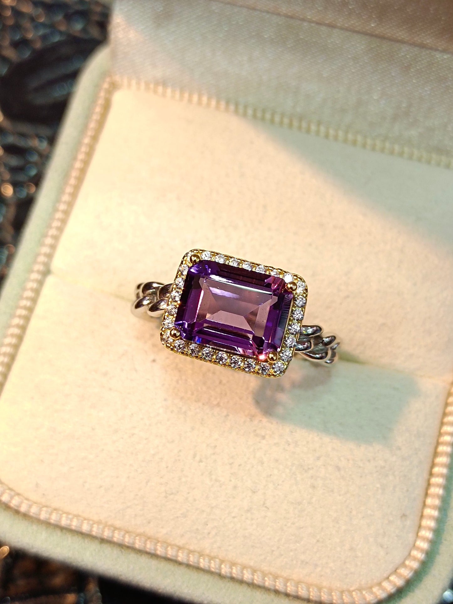 Cincin Amethyst Ungu S925 Sterling Silver yang Elegan - Barang Kemas untuknya