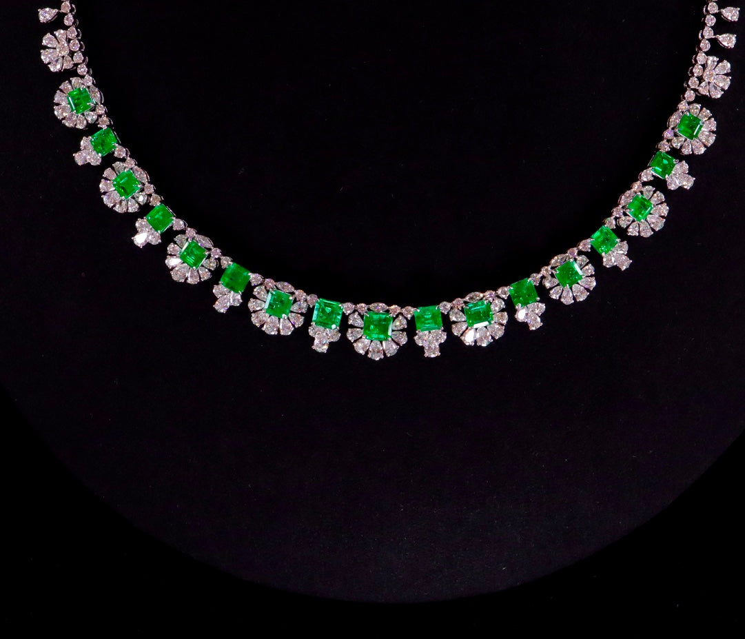 Luxurious Evening Wear Jewelry: Exquisite Afghan Panjshir Emerald Necklace