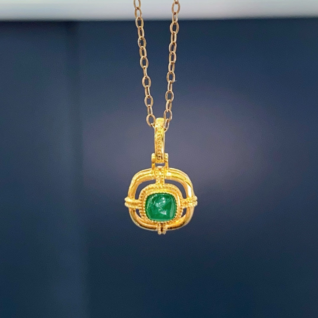 Mid-Autumn Special: Exquisite Sugarloaf Emerald Pendant - A Must-Have Jewelry