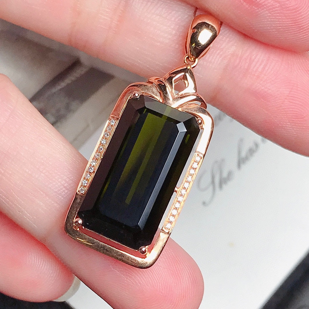 18K Gold Peridot Pendant - Jewelry of Prosperity and Healing