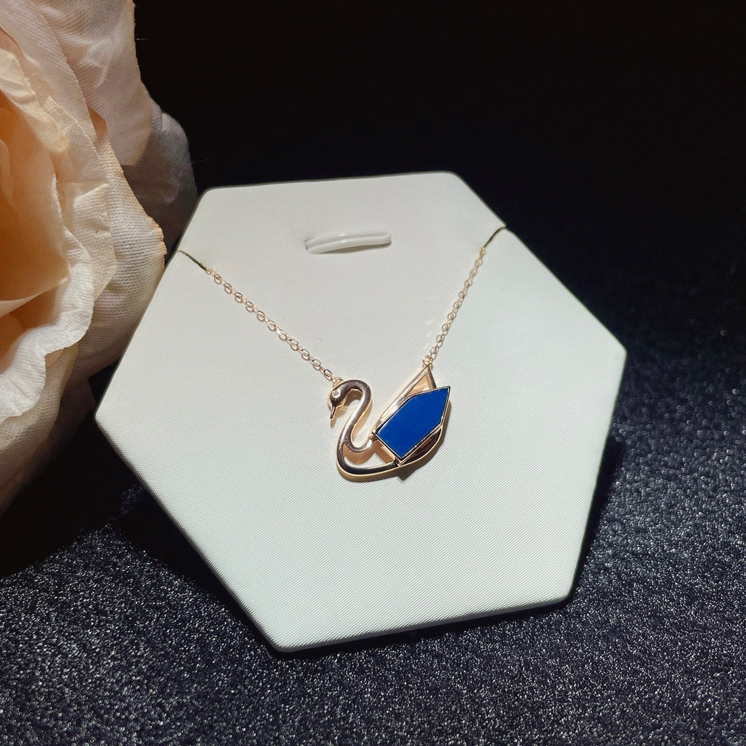 Abrace todos os dias com alegria 💛 - Pingente de âmbar azul dominicano embutido em ouro 18K