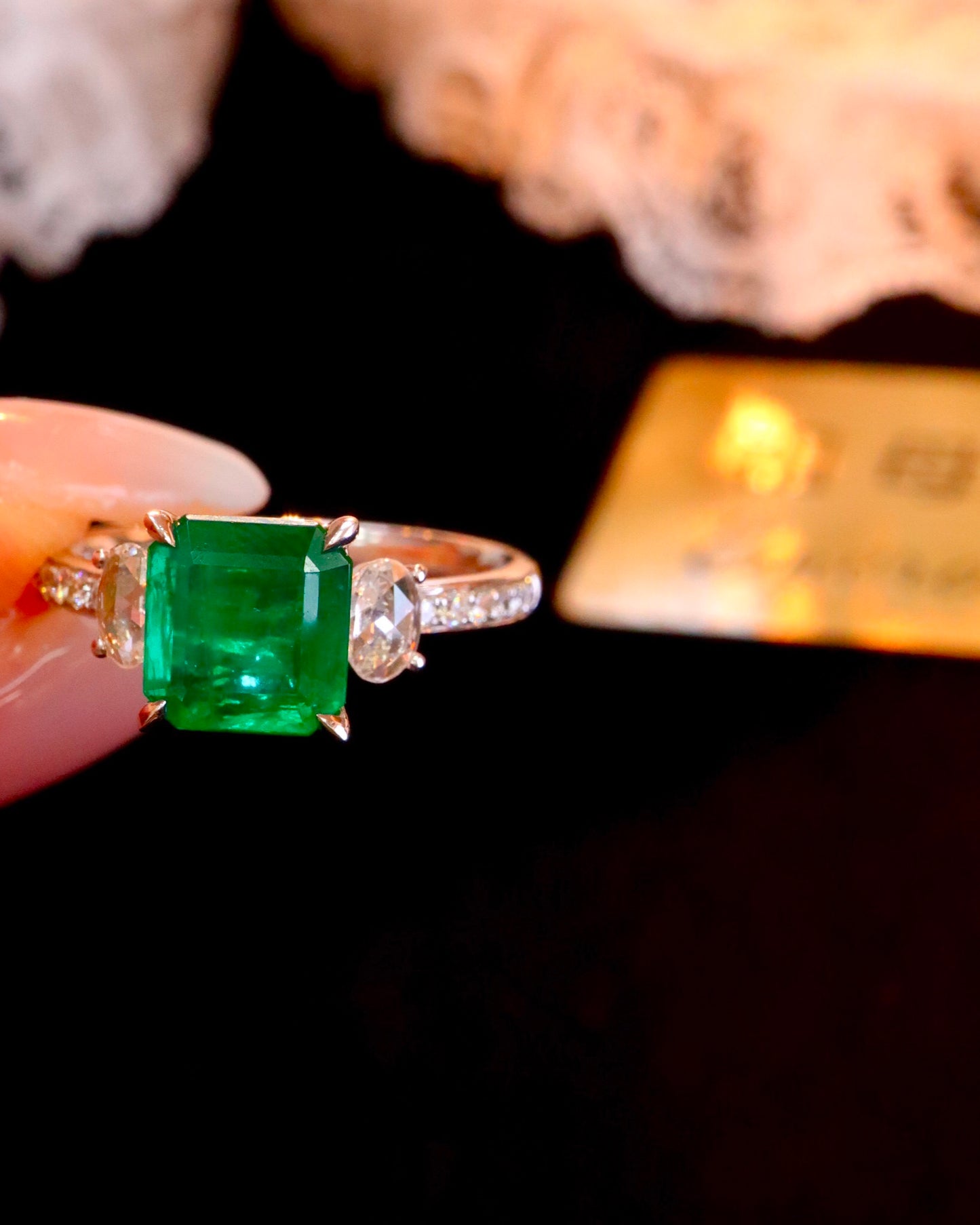 Elegant Classic Jewelry: Natural Emerald Ring with Diamond Accent