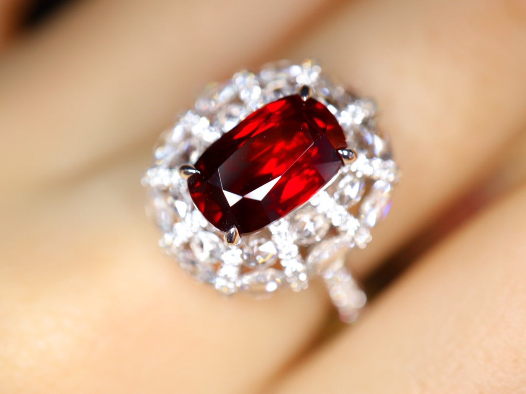 Exceptional Pigeon Blood Red Ruby Ring - Fine Jewelry Collection