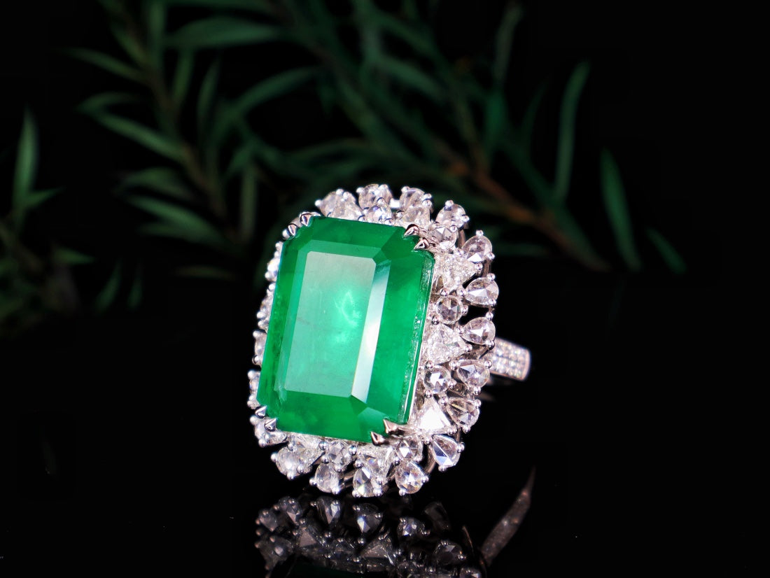 Emerald Dual-Purpose Jewelry: Pendant/Ring with Guild Certificate