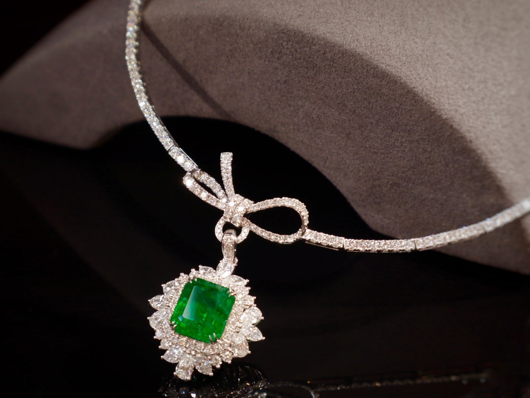 Emerald Jewelry Marvel: 7.63ct Waton Green Emerald Necklace