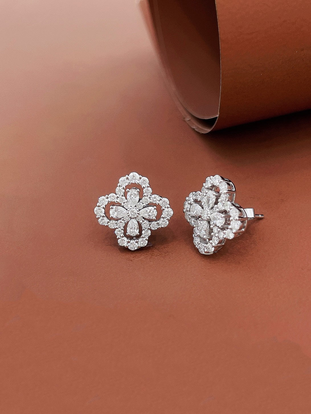 18K Cultured Moissanite Four-Leaf Clover Hollow-Out Earrings - LGED005