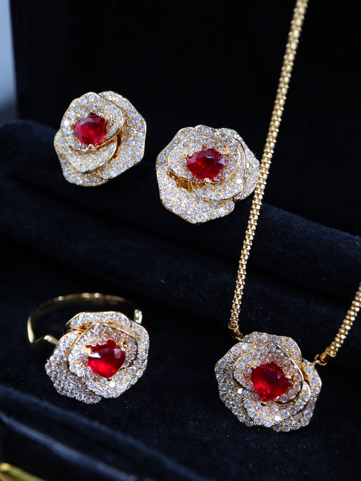 Luxurious Noble Rose Jewelry Set - A Touch of Opulence