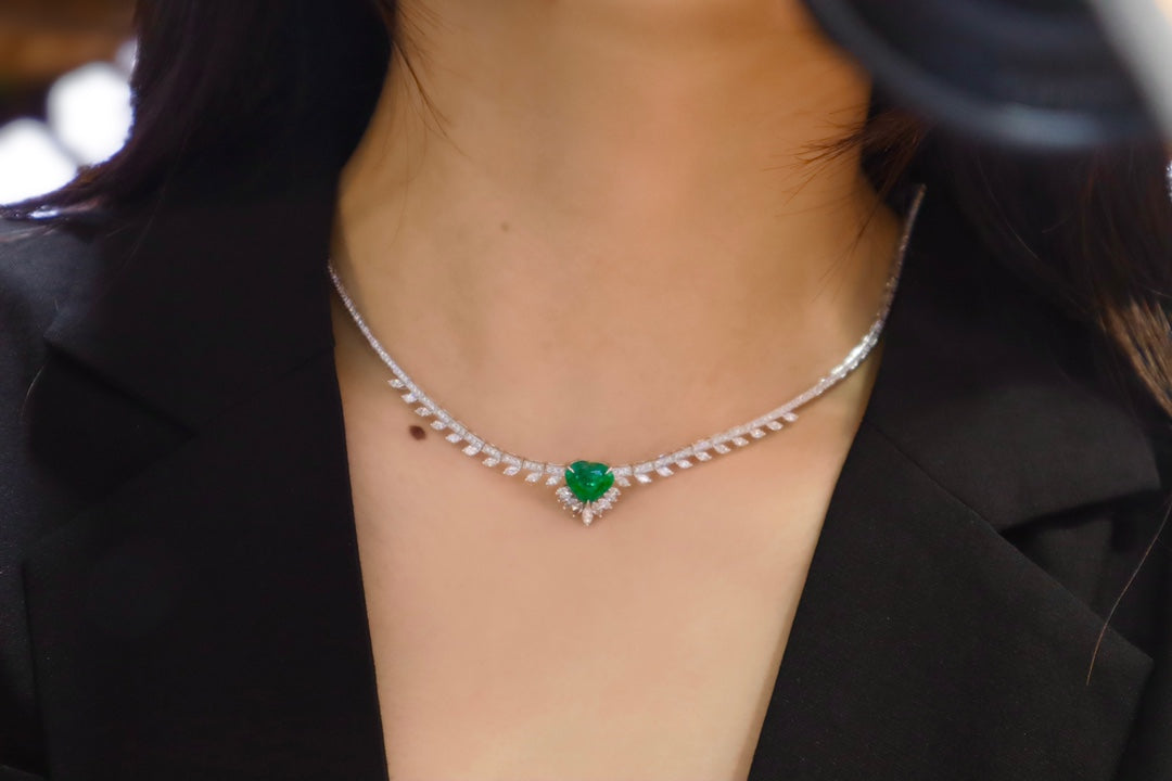 Emerald Diamond Choker: Premium Custom Jewelry Piece