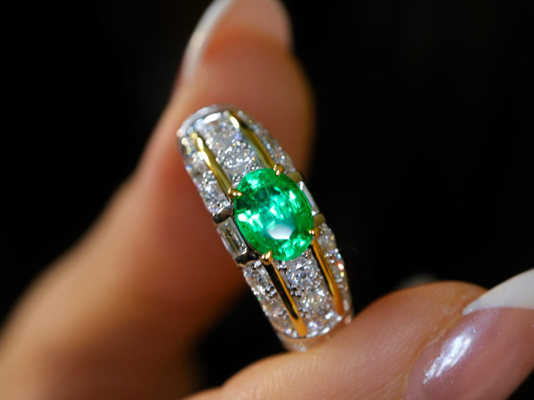 Luxury Emerald Ring with Diamond Embellishment - Premium Jewelry Piece