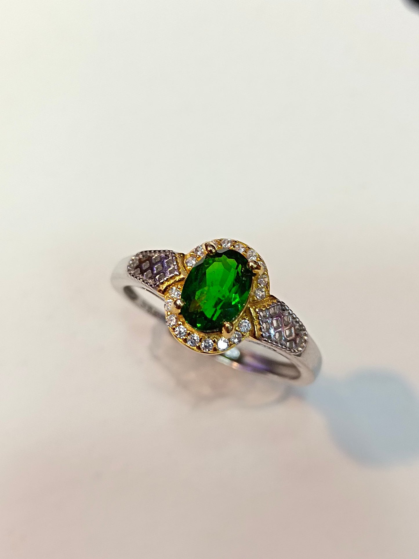 Anello Diopside incorporato in argento S925 - Eleganti gioielli minimalisti