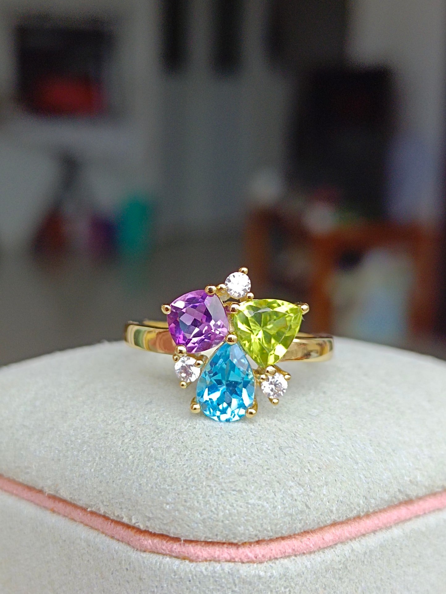 Dazzling Tricolor Gemstone Ring - A Must-Have Jewelry Piece