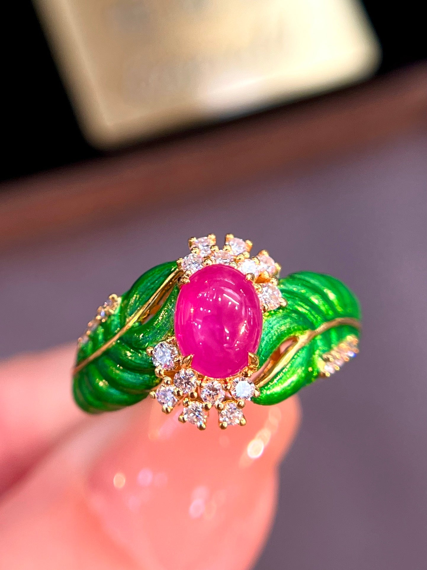 Exquisite 18k Gold Myanmar Ruby Ring with Diamond Accent - Jewelry for Elegance