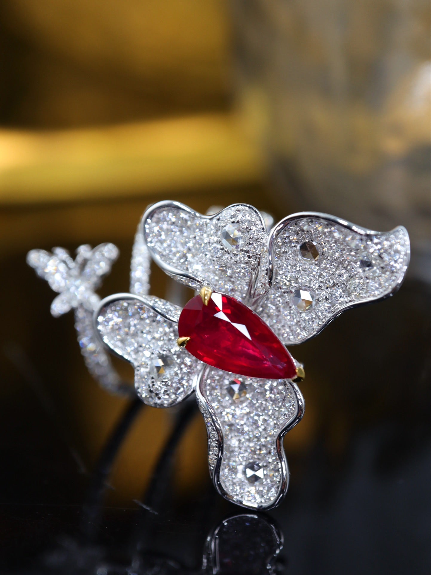 Elegant Fingertip Jewelry: Ruby & Diamond Dual-Purpose Ring