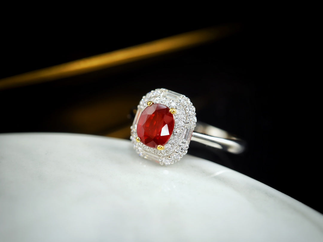 No-Burn Pigeon's Blood Ruby Ring - klassiset Diana-tyyliset korut