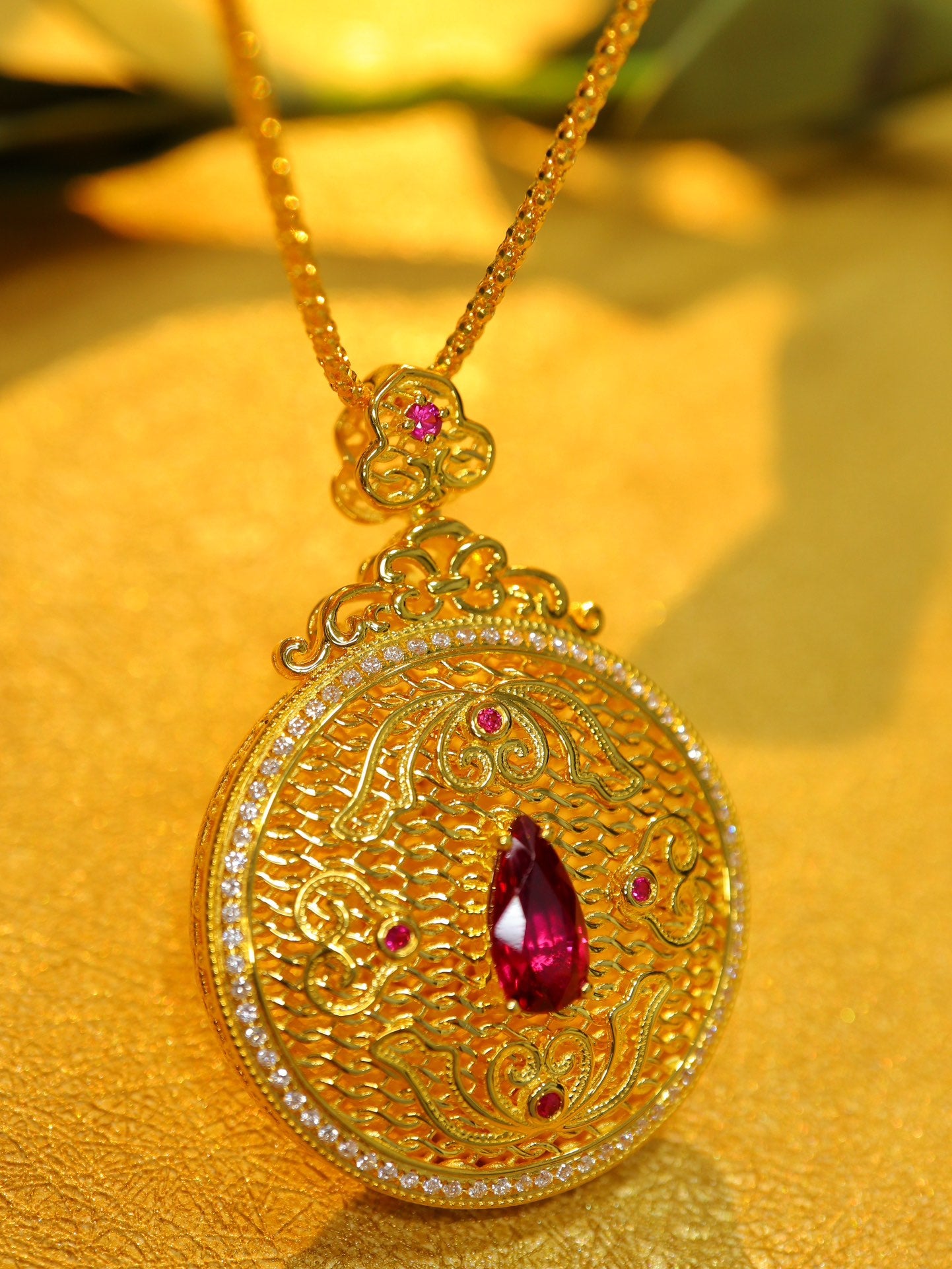 Ruby Pendant Jewelry: Ancient Gold Craftsmanship with Pigeon's Blood Red Gemstone