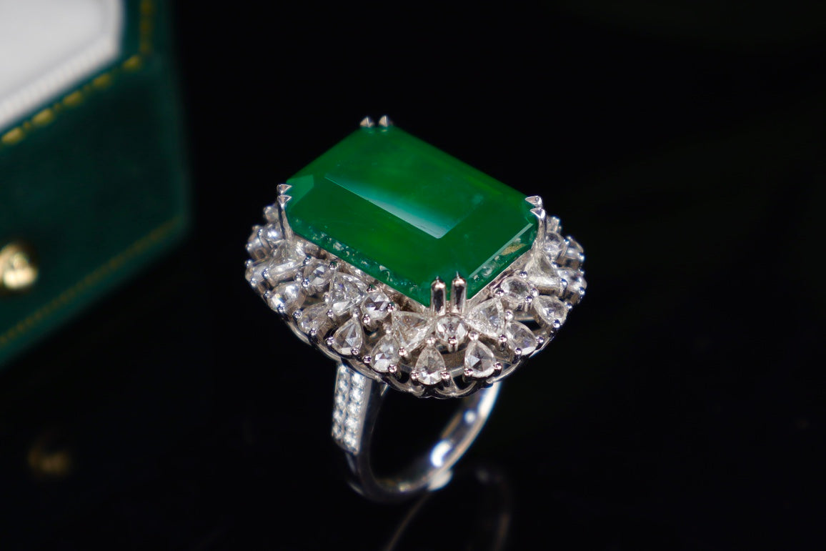 Emerald Dual-Purpose Jewelry: Pendant/Ring with Guild Certificate