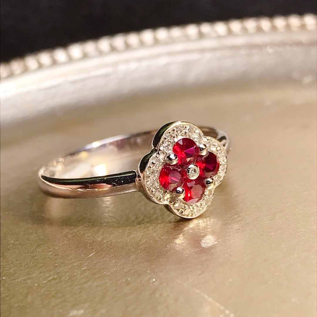 Exquisite 18K Natural Ruby Ring - A Must-Have Jewelry for Beauty Lovers