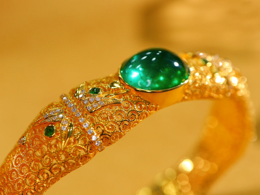 Exquisite Filigree Emerald Bracelet - Vivid Green Jewelry Masterpiece