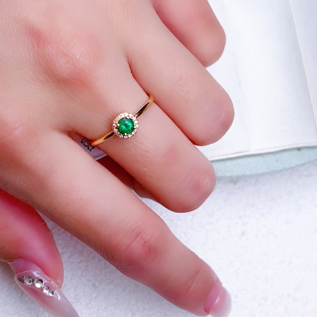 Encounter Elegance: Minimalist Emerald Ring Jewelry