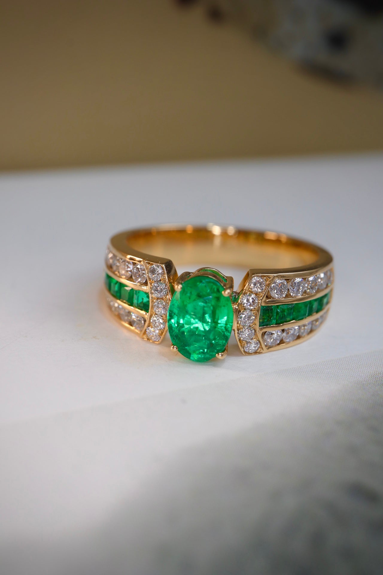 ArtDeco Panjshir Emerald Row Ring - Exquisite Jewelry Piece